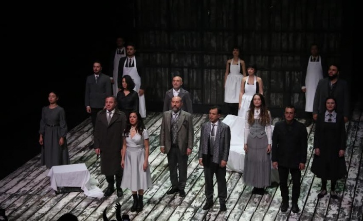 Şehir Tiyatroları, Vişne Bahçesiyle İstanbul Tiyatro Festivalinde sahne aldı