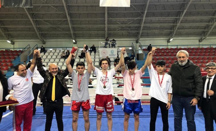 Kick Boks’ta şampiyon Körfez Gençlerbirliği