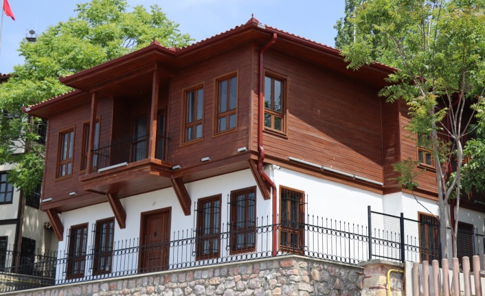 İzmit Belediyesi Şiir ve Edebiyat Evi açılışa hazırlanıyor