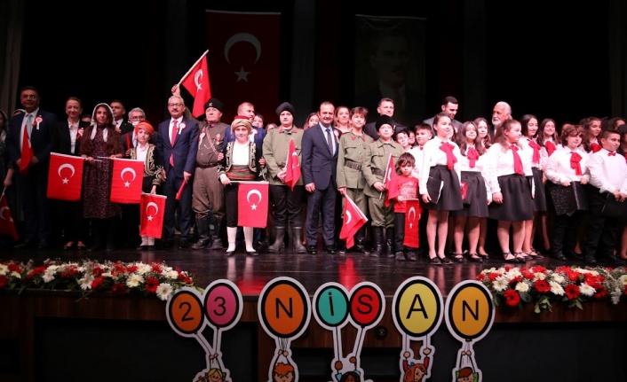 23 Nisan neşesi çocukların coşkusu ile başladı