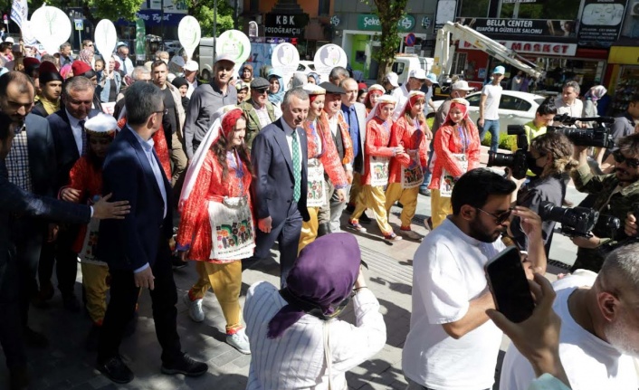 Kocaeli’de ‘’Çiftçi Şenliği’’ kortej yürüyüşüyle başladı