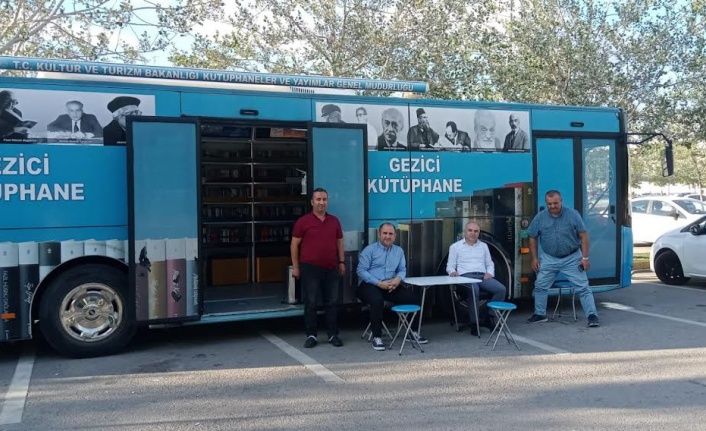 Gezici Kütüphane SEKA Park Sahili’nde