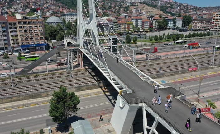 Büyükşehir aynı anda 500 noktada üstyapı çalışması yapıyor