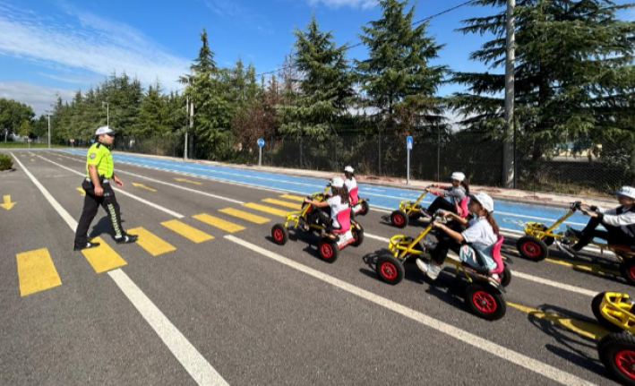 Trafik güvenliği hususunda bilinçli nesiller yetiştirmek kapsamında