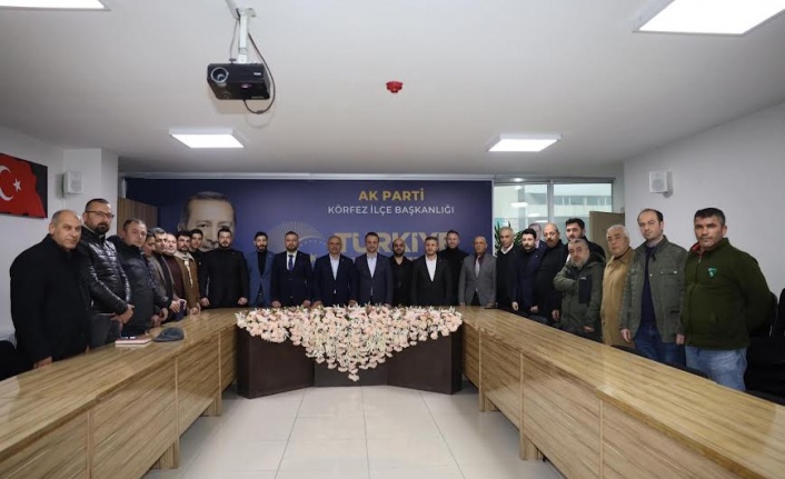 YENİDEN REFAH PARTİSİ'NDEN, AYRILIP AK PARTİYE GEÇTİ.