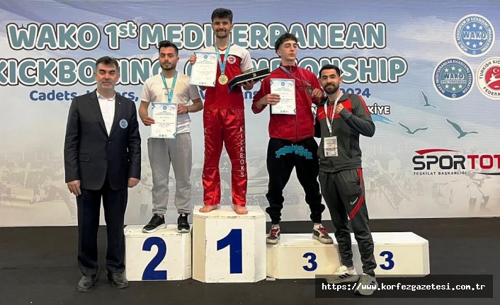 Burak Güneş, 1. Akdeniz Kick Boks Şampiyonu oldu