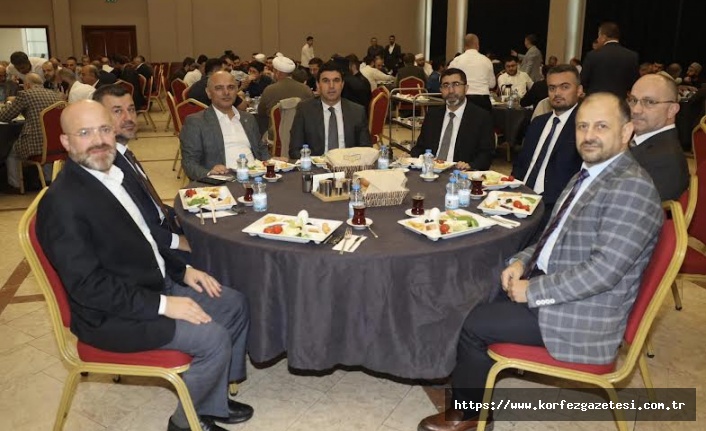 Körfez Belediye Başkanı Şener Söğüt, Körfez’de görev yapan, din görevlileri ile bir araya geldi