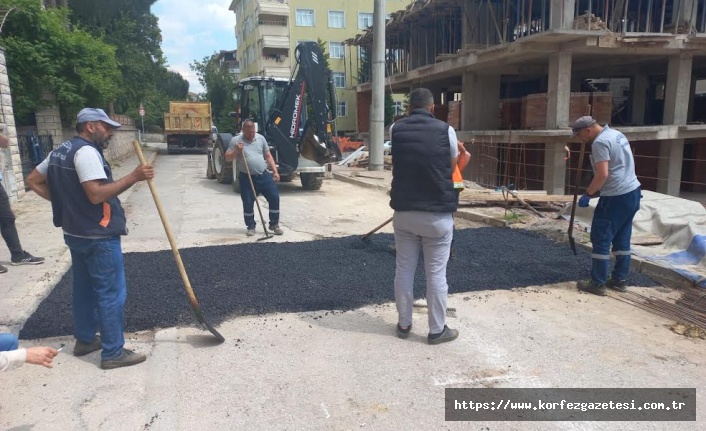 Körfez Belediyesi Yol Bakım ve Onarım Çalışmalarına Devam Ediyor