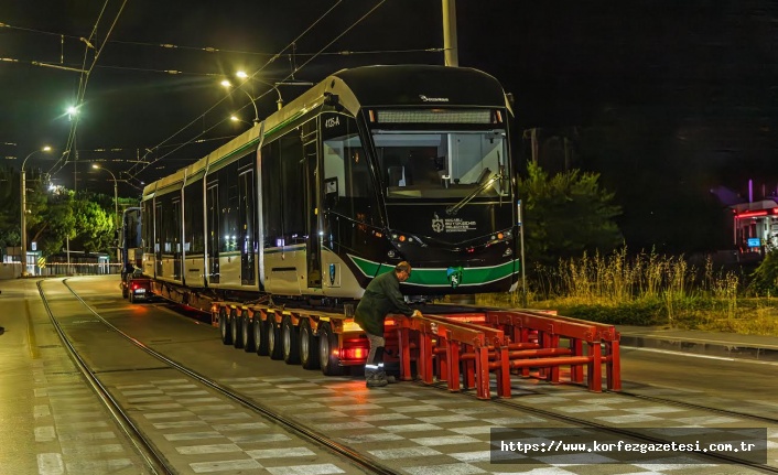Kocaeli’de Tramvay Filosu Genişliyor: 7. Araç Raylara İndirildi