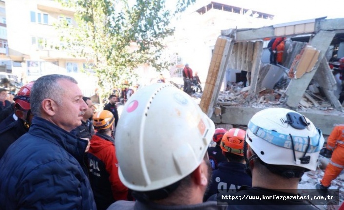Gebze’de Bina Çöktü: Ekipler Enkaz Altındaki Vatandaşlara Ulaşmak İçin Seferber Oldu