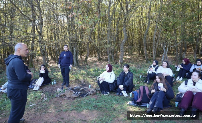 Körfez’de Doğa Yürüyüşü Gençlerle Hayat Buldu
