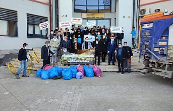 Öğrencilerden 300 kilo plastik atık