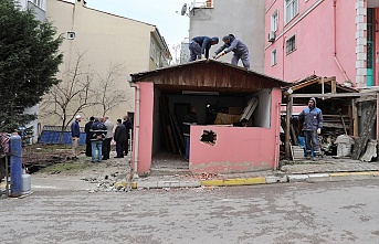 Mor Lale Sokak’ta kaldırımlar genişletiliyor