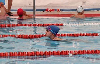 İzmit Belediyesi Yüzme Havuzunda,1100 öğrenciyle dersler başladı!