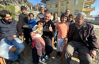 Antakya’nın Dikmece Köyüne yardım taşıyan Başkan Büyükakın; Sizi en iyi biz anlarız