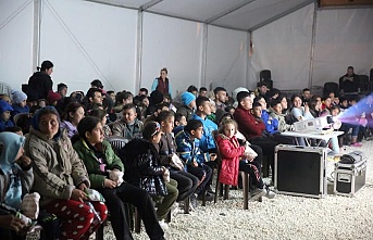 Kocaeli Şehir Tiyatroları’ndan  depremzede çocuklara çizgi film gösterimi