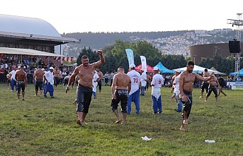 Sekapark Yağlı Güreşlerinde, son 16 turu başpehlivanları belli oldu