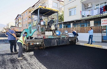 Körfez'de, İki sokağa bir günde 640 ton asfalt