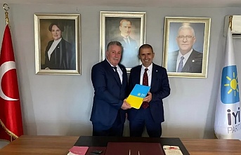 İYİ Parti Körfez İlçe Başkanı, Murteza Özün, Yeni Yönetim Kurulunu Açıkladı