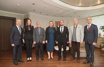 YRP İzmit İlçe Başkanı, Başkan Fatma Kaplan Hürriyet'i ziyaret etti