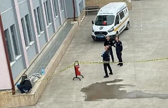 GÖLCÜK'TE DRAMATİK OLAY! GENÇ KIZ 4. KATTAN DÜŞTÜ
