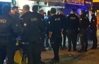 İzmit Halkevi’nde, Bıçaklı Kavga