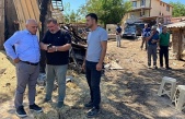 KÖRFEZ BELEDİYE BAŞKANI ŞENER SÖĞÜT, YANGIN SONRASI ZARAR GÖREN VANDAŞLARI ZİYARET ETTİ