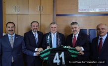 Körfez'de Gençlik ve Spor Yatırımları Hız Kazanıyor