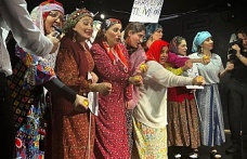KOCAELİ BÖLGE TİYATROSU'NDA YENİ OYUN: TELEVİZYON CUMHURİYETİ