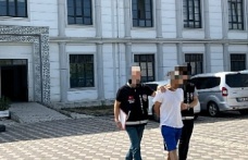 İzmit’te Uyuşturucu ve Silah Operasyonu: Ruhsatsız Akrep ve Bonzai Ele Geçirildi