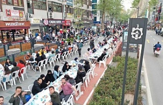 Cumhuriyet Bulvarı’nda 11 bin kişilik iftar