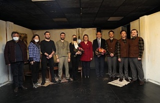 İzmit Belediye Tiyatrosu ilk oyunuyla  uluslararası...