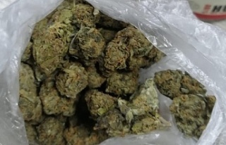 54 gram marihuana ile yakalandı