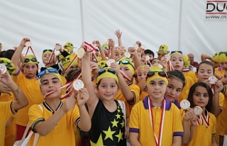 Cumhuriyet Bayramı Yüzme Yarışları büyük heyecana...