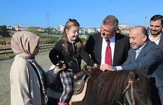 GÖLCÜK'TE ÖZEL ÇOCUKLAR ATA BİNME HEYECANI...