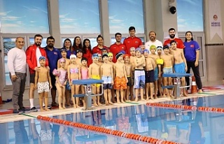 Körfez’de şampiyon yüzücüler yetişiyor