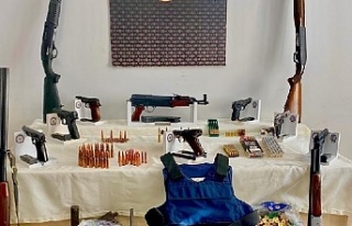 Silahla Kasten Yaralama Suçundan Aranan Şahıslar...