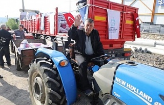 Büyükşehir’in gübre desteği, çiftçilerin...