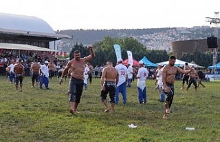 Sekapark Yağlı Güreşlerinde, son 16 turu başpehlivanları...