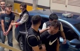 Kocaeli'de Şüpheliler İş Yeri ve Araç Kurşunladı,...