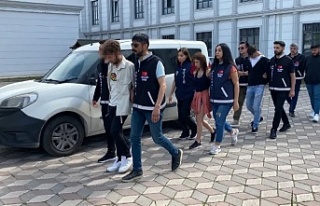 Genç Kıza Cinsel İlişki Teklifi Reddedildi, Sonrasında...