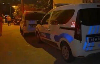 İzmit'te, Silahlı Kavga: 2 Yaralı, Şüpheliler...