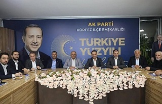 AK Parti Körfez İlçe Başkanı Nurettin Okudan,...