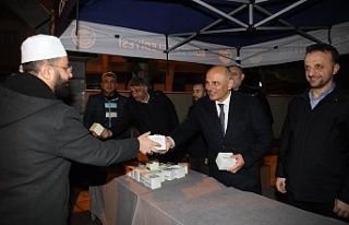 KÖRFEZ BELEDİYE BAŞKANI SÖĞÜT, VATANDAŞLARA,...