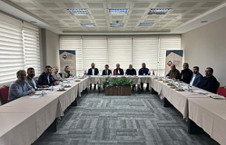KÖRFEZ TİCARET ODASI'NDA, İLÇENİN ALTYAPI...