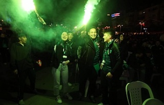 KENT MEYDANI, STADYUMA DÖNÜŞTÜ