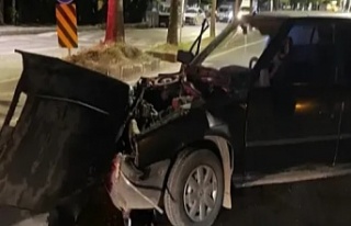 DERİNCE'DE ARAÇLAR ÇARPIŞTI:2 YARALI!