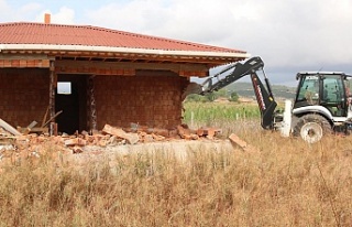Körfez’de Kırsalda Kaçak Yapıya Müdahale