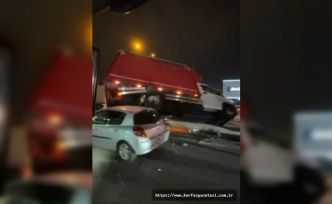 Gebze D-100’de Feci Kaza: Kamyonet Bariyerlere Uçtu