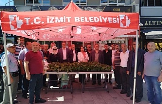 İzmit Belediyesi, Halka Fide Desteği Sağladı